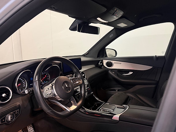 Mercedes-Benz GLC300 e 15 of 27