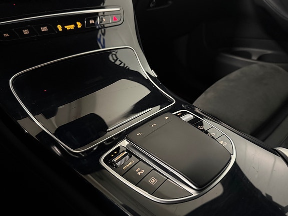 Mercedes-Benz GLC300 e 19 of 27