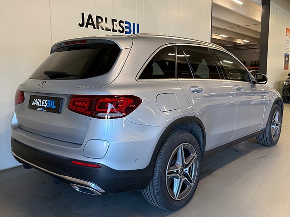 Mercedes-Benz GLC300 e 3 of 5
