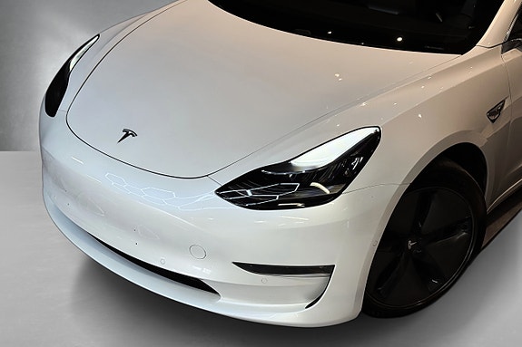 Tesla Model 3 3 of 5
