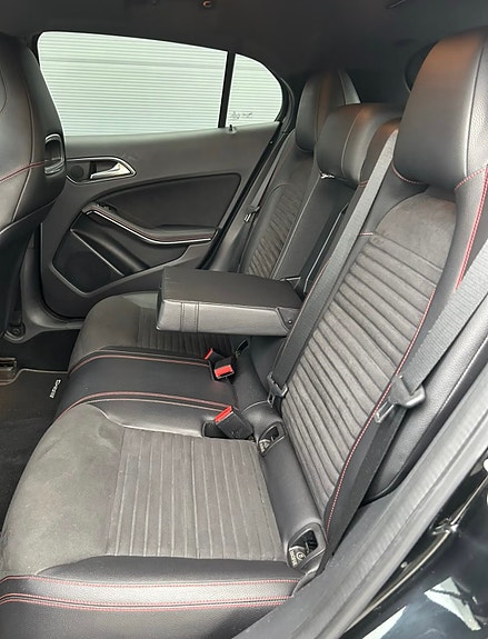 Mercedes-Benz GLA220 12 of 21
