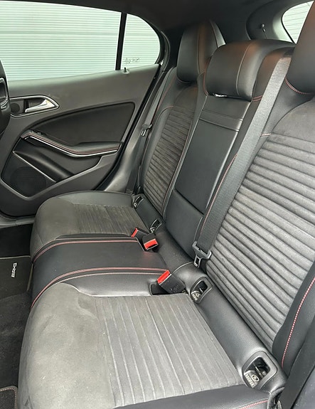 Mercedes-Benz GLA220 13 of 21