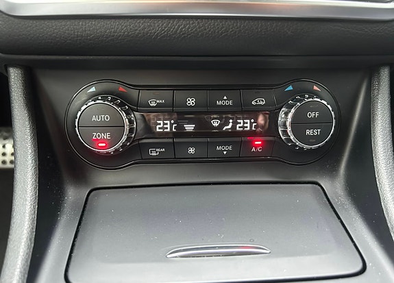 Mercedes-Benz GLA220 8 of 21