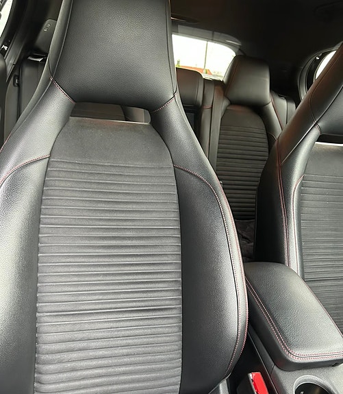 Mercedes-Benz GLA220 11 of 21