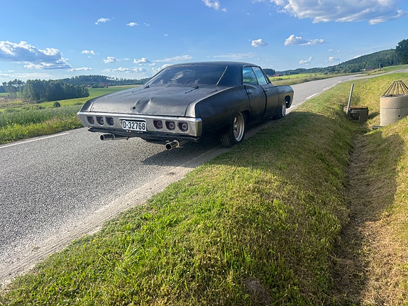Chevrolet Impala 2 of 5