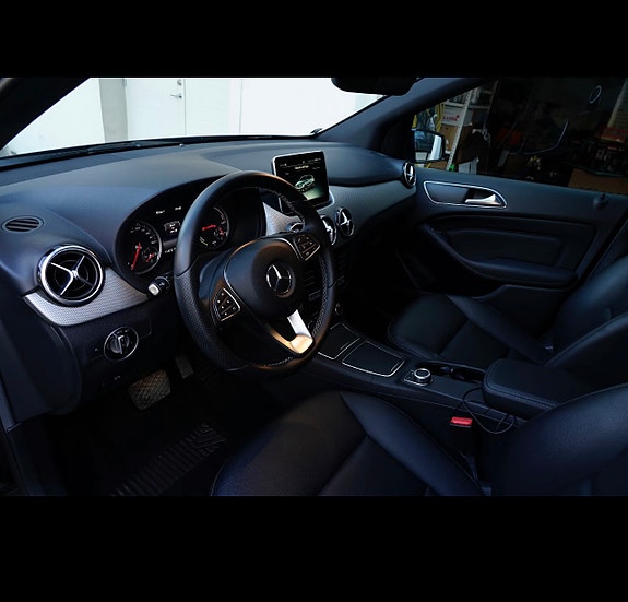 Mercedes-Benz B-Electric 4 of 5