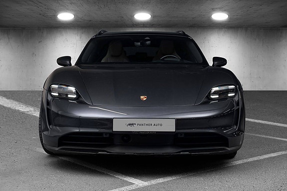Porsche Taycan Cross Turismo 4 of 5