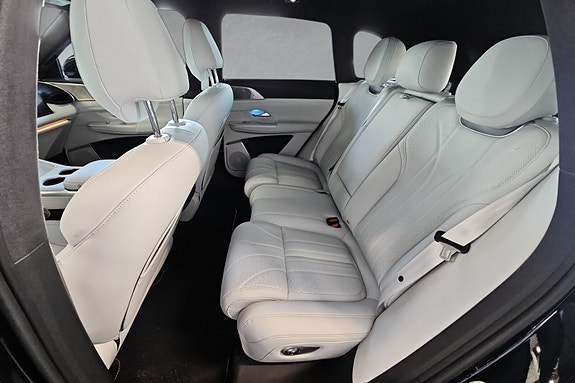 XPeng G9 11 of 19