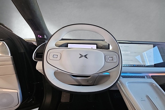 XPeng G9 13 of 19