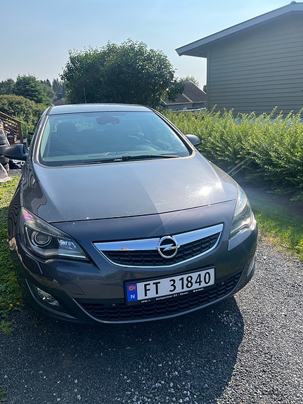 Opel Astra 2 of 5