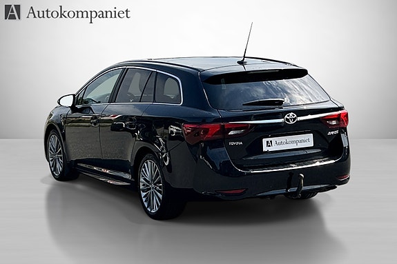 Toyota Avensis 4 of 5