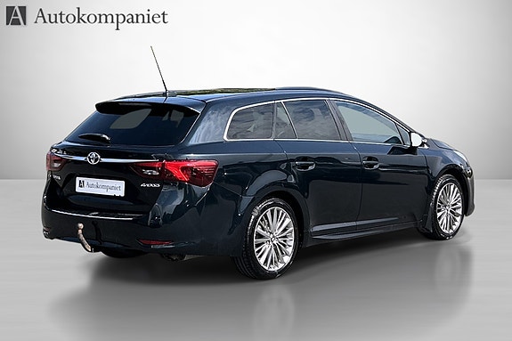 Toyota Avensis 3 of 5