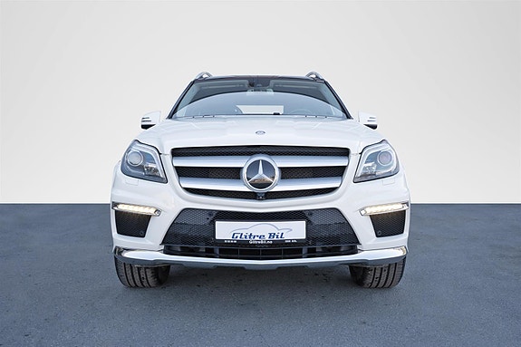 Mercedes-Benz GL500 3 of 5
