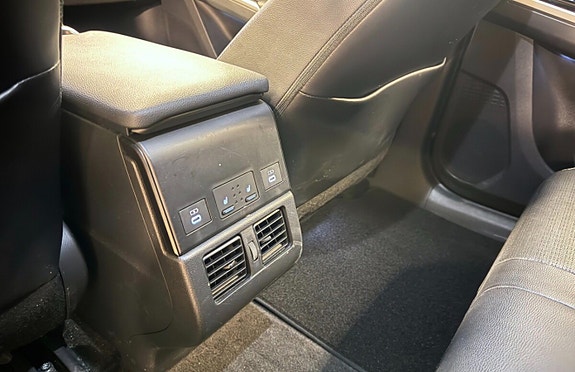 Toyota bZ4X 12 of 12