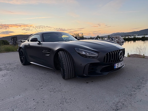 Mercedes-Benz AMG GT R 3 of 5