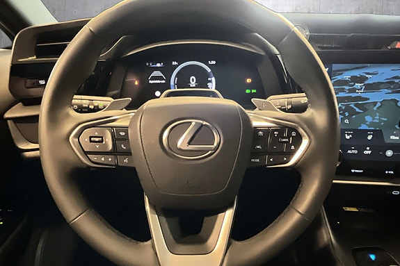 Lexus RZ450e 12 of 21