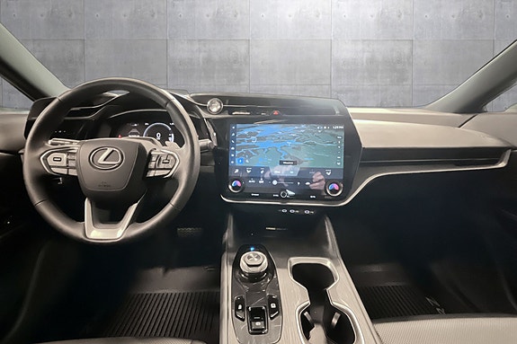 Lexus RZ450e 10 of 21