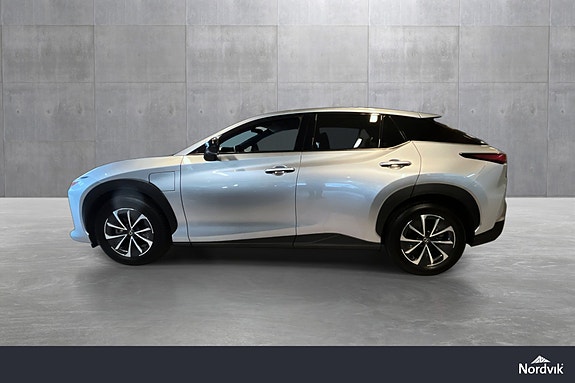 Lexus RZ450e 2 of 21