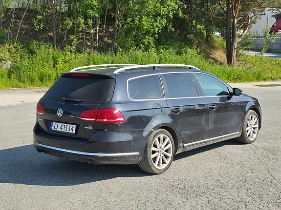 Volkswagen Passat 7 of 25