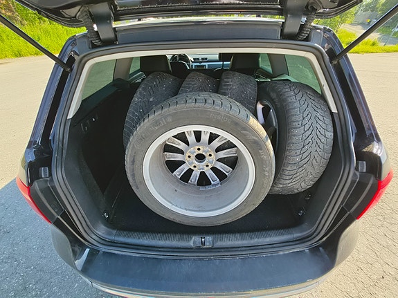 Volkswagen Passat 10 of 25