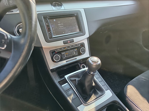 Volkswagen Passat 16 of 25