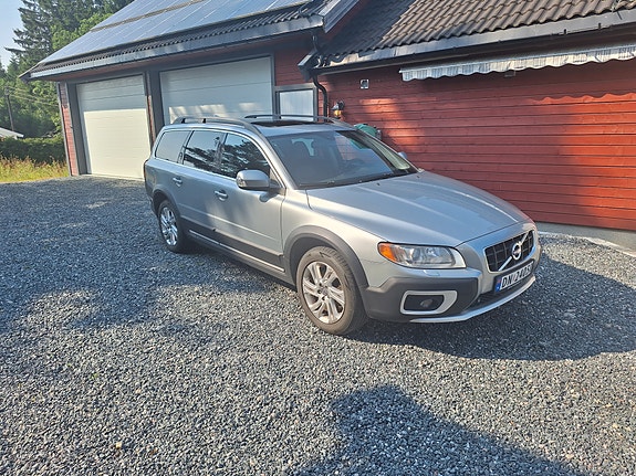 Volvo XC70 3 of 5