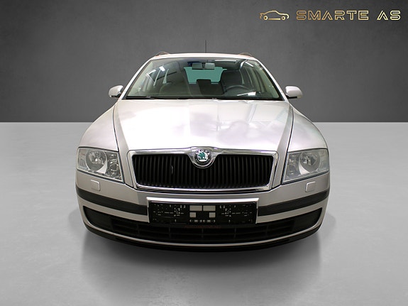 Skoda Octavia 2 of 5