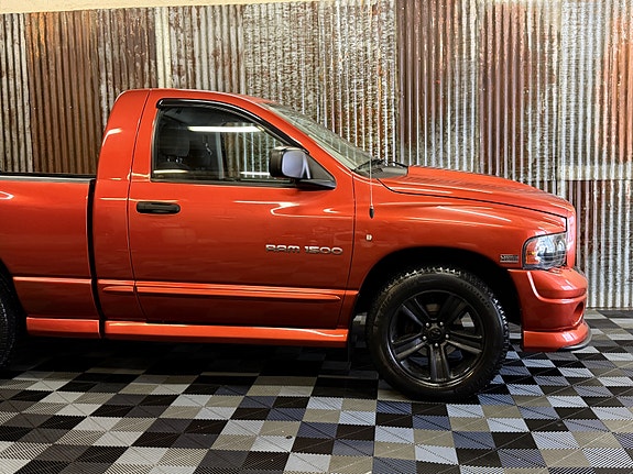 Dodge RAM 1500 4 of 5
