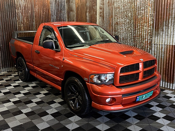 Dodge RAM 1500 2 of 5