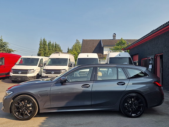 BMW 330e 6 of 30