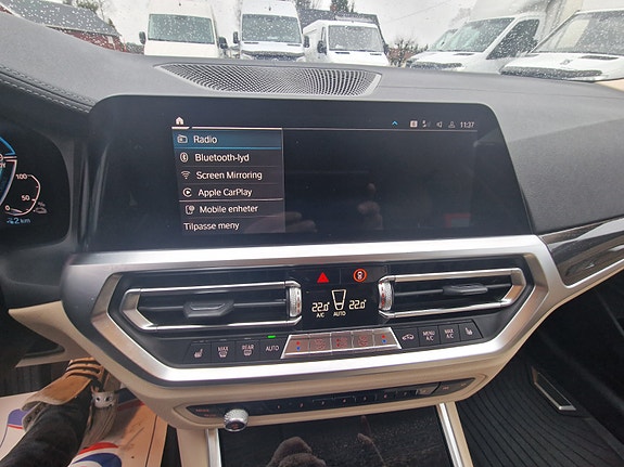 BMW 330e 17 of 30