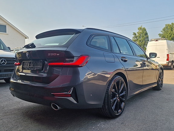 BMW 330e 4 of 30