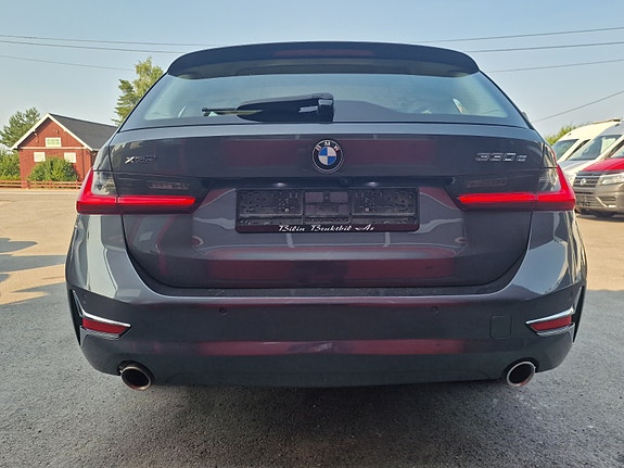 BMW 330e 24 of 30