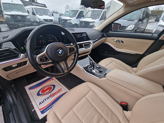 BMW 330e 11 of 30