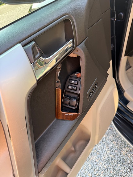 Toyota Land Cruiser 29 of 30