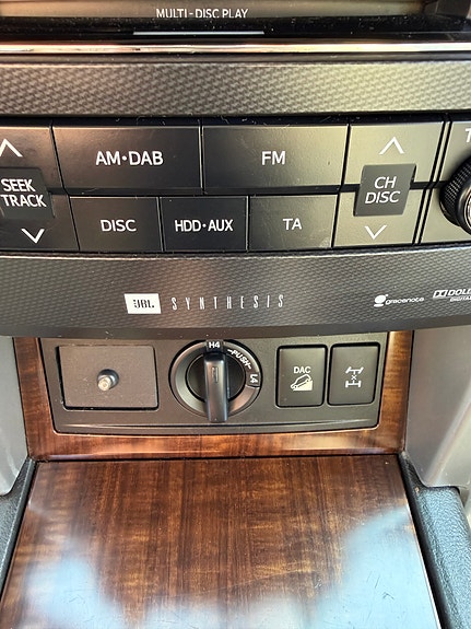 Toyota Land Cruiser 22 of 30