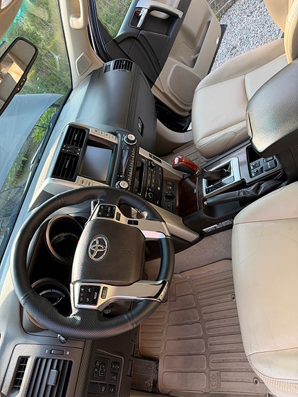 Toyota Land Cruiser 13 of 30