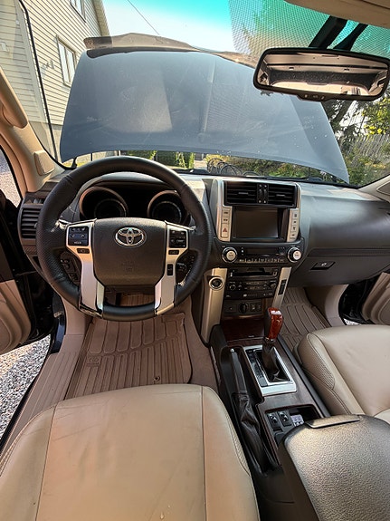 Toyota Land Cruiser 17 of 30