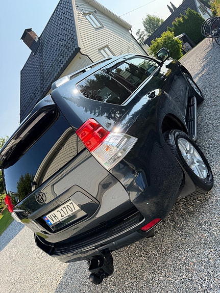 Toyota Land Cruiser 6 of 30