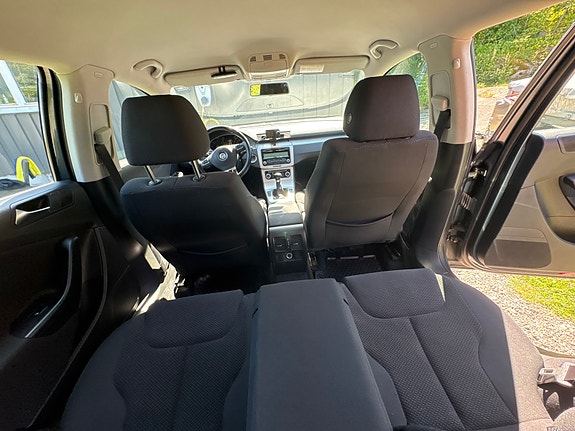 Volkswagen Passat 11 of 27