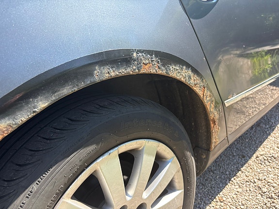 Volkswagen Passat 16 of 27