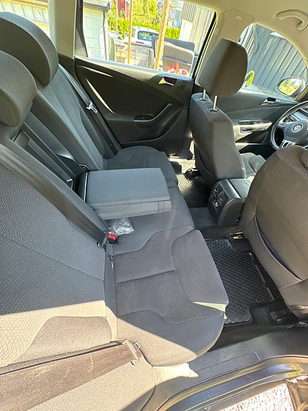 Volkswagen Passat 12 of 27