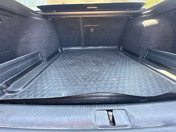 Volkswagen Passat 9 of 27