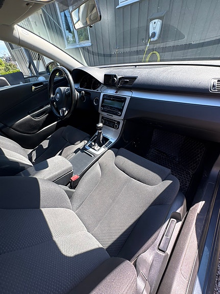 Volkswagen Passat 13 of 27