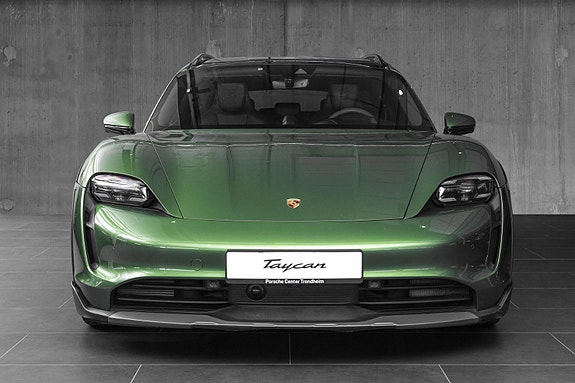 Porsche Taycan Cross Turismo 4 of 5