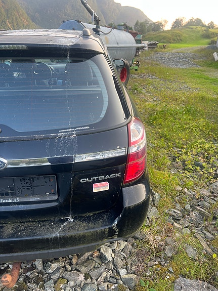 Subaru Legacy 5 of 5