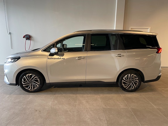 Maxus Euniq 5 2 of 5