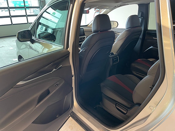 Maxus Euniq 5 4 of 5