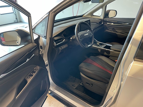 Maxus Euniq 5 15 of 30
