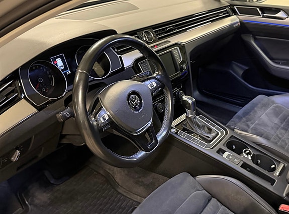 Volkswagen Passat 8 of 10